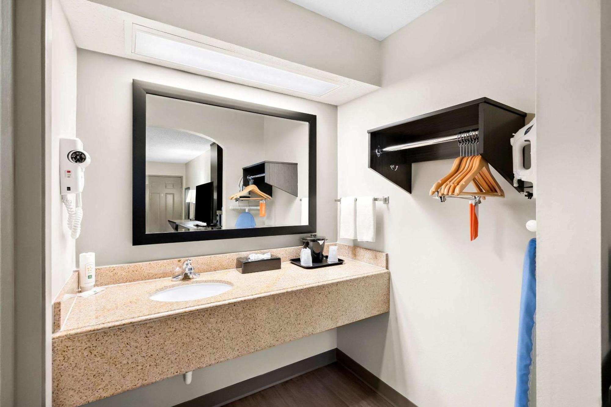 Quality Inn & Suites Monticello Екстер'єр фото